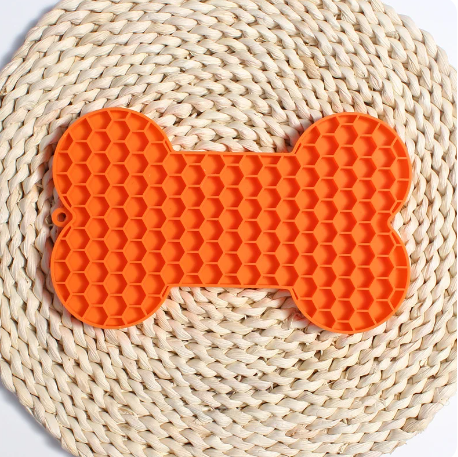 Bone Shape Silicone Licking Pad Pet Dog Peanut Butter Slow Food Bowl Eating for Cats Dogs Feeder Feeding Lickmat